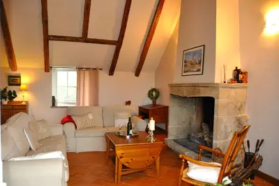 Image de Maison privative au cœur d'un village, grand jardin, vue sur les monts d'Aubrac