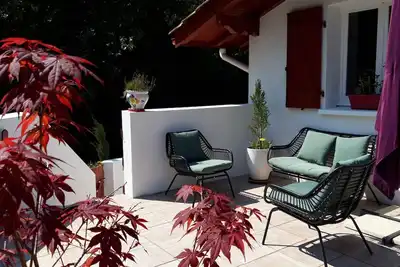 Image de Coquet gîte T3-96 m2 calme, piscine 8x4 chauffée en saison, terrasse 30 m2, Clim