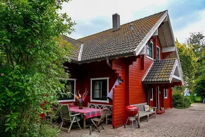 Image de Vacances en famille dans une maison de style suédois confortable avec un grand jardin, WiFi