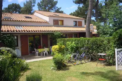 Image de Maison 50 m2, terrasse, jardin clos, pinède, parking privé, piscine partagée