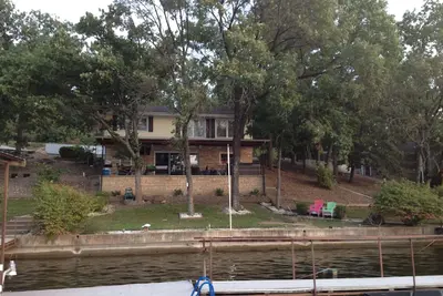 Image de Relax Relaxation liquide Lake Front Home vous éloigne de tout! 🌅