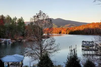 Image de Réservez votre week-end de printemps maintenant. Superbe retraite de Mt dans une communauté fermée.