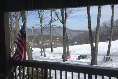 Image de Emplacement, emplacement, emplacement Ski in / Ski Out Slope Side Condo In Mountain Village