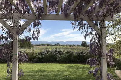 Image de Au coeur de Los Olivos - Pays du vin de luxe - dans notre vignoble!