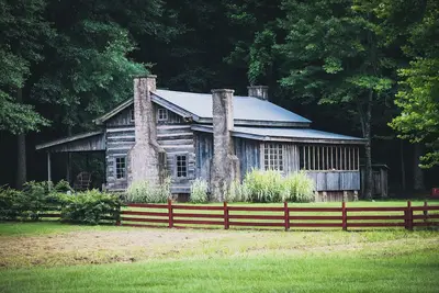 Image de Neal-Cabane-de Luxe-Salle de bain privée