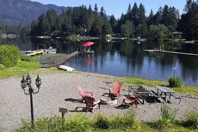 Image de Maison rénovée exécutive de Cain Lake