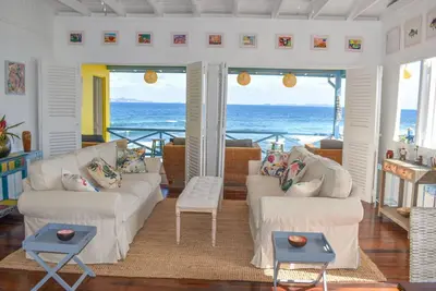Image de Spacieuse villa en bord de mer sur la belle Bequia - Park Bay House