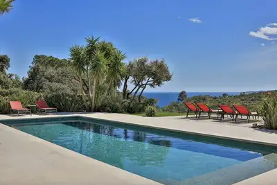 Image de Luxueuse Villa, grande pisc ch, vue mer splendide, 5min à pied de la plage