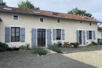 Image de Magnifiquement restauré maison avec piscine