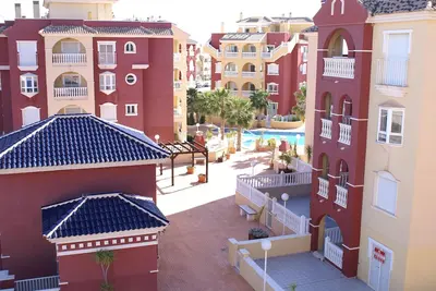 Image de Magnifique appartement de grand standing de 2 chambres avec vue sur la mer, Wi-Fi Gratuit et Tv anglaise