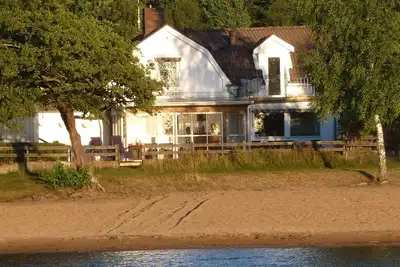 Image de Luxueuse maison de plage avec 3 chambres Ă coucher, directement sur la plage de sable fin, soleil couchant, multibastu, pĂŞche