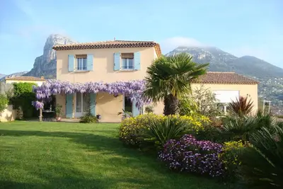 Image de Villa provençale avec piscine sur les hauteurs de Nice avec vue panoramique