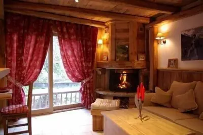 Image de Petit chalet de charme en vieux bois ambiance montagnarde et chaleureuse garanti