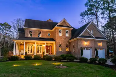 Image de Premier Partner / 5 Star Host, 5 chambres Home, 14 personnes, draps inclus