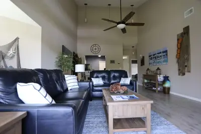 Image de Récemment mis à jour, extrêmement propre, maison de vacances tranquille, pas votre location typique