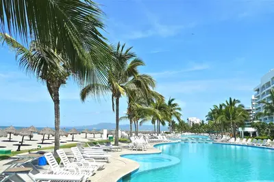 Image de Abonnement R&A Luxurious Mayan Beach Condo & Vidanta