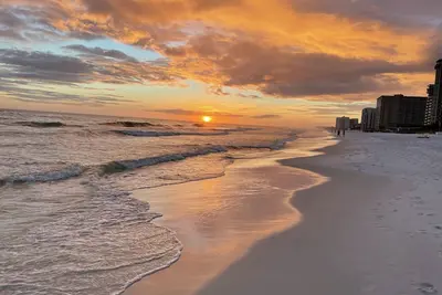 Image de Lever et coucher de soleil depuis notre magnifique condo sur le golfe du Mexique, Beach Service