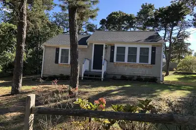 Image de Confortable chalet classique rénové à quelques pas de Forest Beach