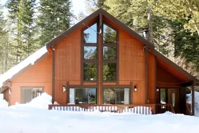 Image de West Lake Tahoe Chalet, 3 ch / 2 ch, Randonnée pédestre, Vtt, ski, luge, 8 couchages.