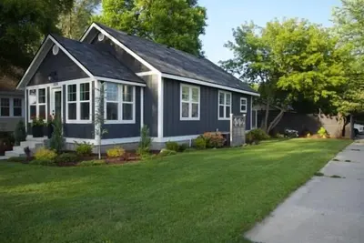 Image de Belle maison de chalet près de tout pour votre famille et vos amis!