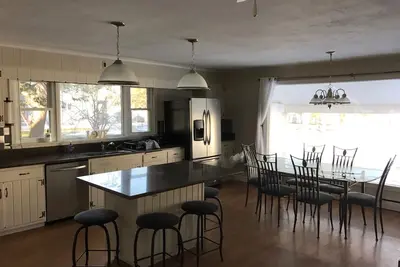 Image de Belle, sans allergies (pas d'animaux), maison toute l'année au pied du lac Owasco