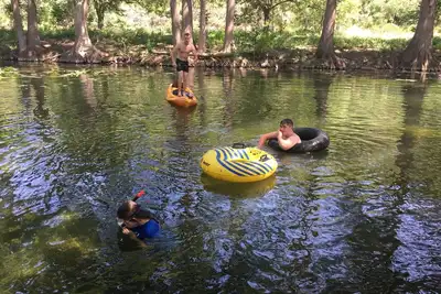 Image de Deep Frio River, Billard, Ping Pong, Volleyball, Animaux Ok, Vues sur la rivi��re!