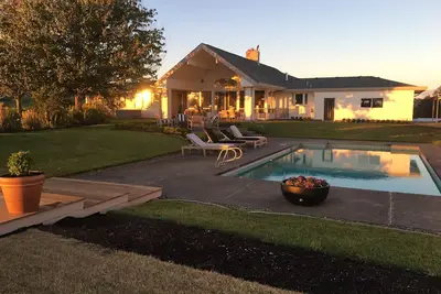 Image de Luxury Wine Country Retreat