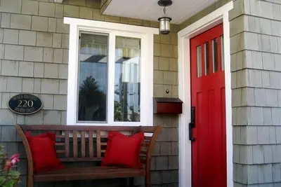 Image de Pas vers le sable! Maison de luxe avec vue sur la mer sur la rue piétonne!