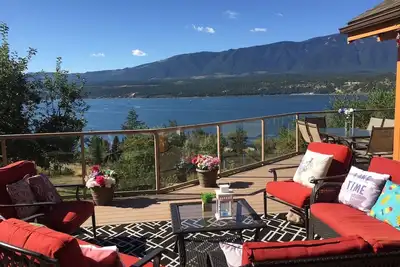 Image de Maison spectaculaire avec vue sur le lac à Timber Ridge avec bain à remous privé