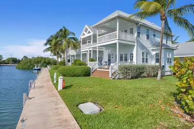 Image de 3 Bed / 2. 5 Bath Home - 6 couchages, une vue imprenable, le plus bel emplacement du bateau!