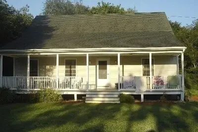 Image de Little Compton maison dans une prairie privée