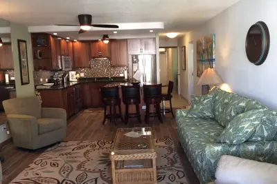 Image de Mise à jour 2 chambres / 2 salles de bain / 2 Condo Lanai