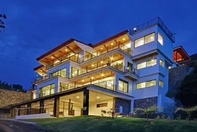 Image de Condo de luxe primé avec vue sur l'océan à 275 mètres de la plage