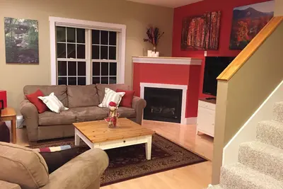 Image de Powder Day Lodge - Condo de luxe Sugarbush sur 3 niveaux seulement 1/2 Mile To Mountain.