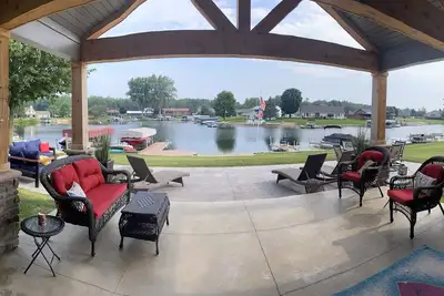Image de Chillaxin ~ Belle maison au bord du lac sur le lac Coldwater Ă Shawnee Shoals