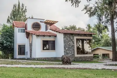 Image de Villa Jucanya 5, Great Lake Views, loin du bruit mais proche, 3 chambres.