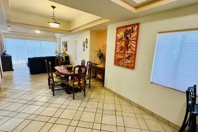 Image de Las Palmas Resort à Sandy Beach: Condo Grande-505