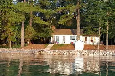 Image de Torch Lake Waterfront Cottage