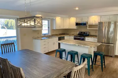 Image de Récemment rénové pour 2019, tous les nouveaux meubles! ! ! Emplacement!