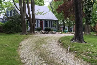 Image de Grande maison Brewster sur une propriété historique de 5 acres, près de la plage w accès au club