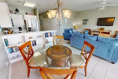 Image de Tybee Sands Condominiums - Unité 2a - 500 pieds à la plage - Petit chien amical