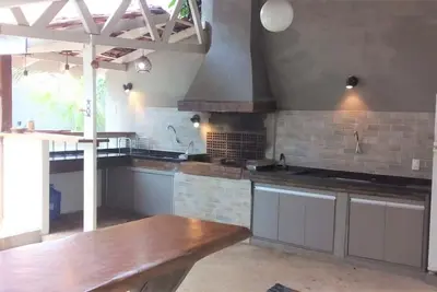 Image de Maison 4 chambres avec piscine et barbecue