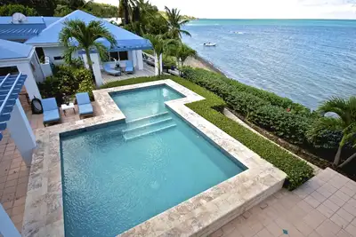 Image de Oceanfront Luxury Villa avec intimité, accès à l'océan, vues