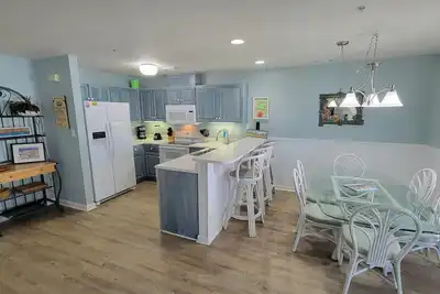 Image de South Beach Ocean Condos - Sud - Unité 5 - Petit chien amical - Wi-Fi Gratuit