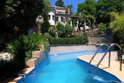 Image de Maison de Campagne - piscine privée, grand terrain, verger, sur la montagne, Ecologic