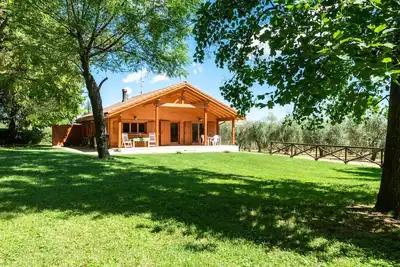 Image de Villa avec grand jardin et piscine