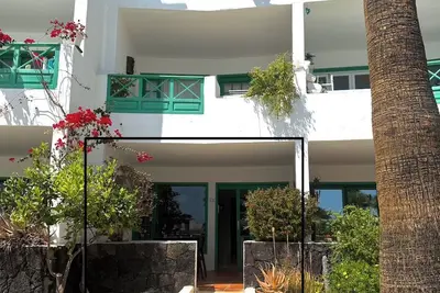 Fully fitted ground floor apartment in private complex Costa Teguise, L