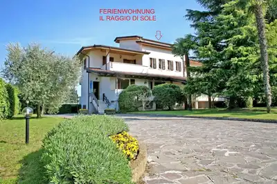 Image de Bright lake view apartment near Lake Garda amusement parks