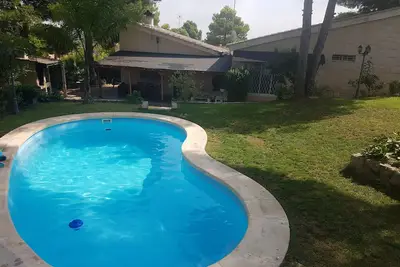 Image de villa privée à Altury, Turis Valencia à 9 personnes.
