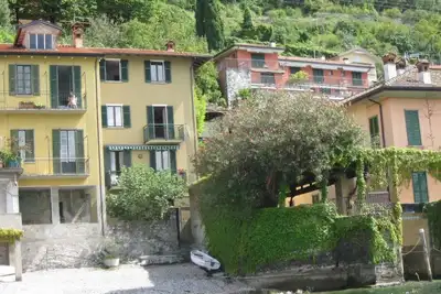 Image de Maison au bord du lac